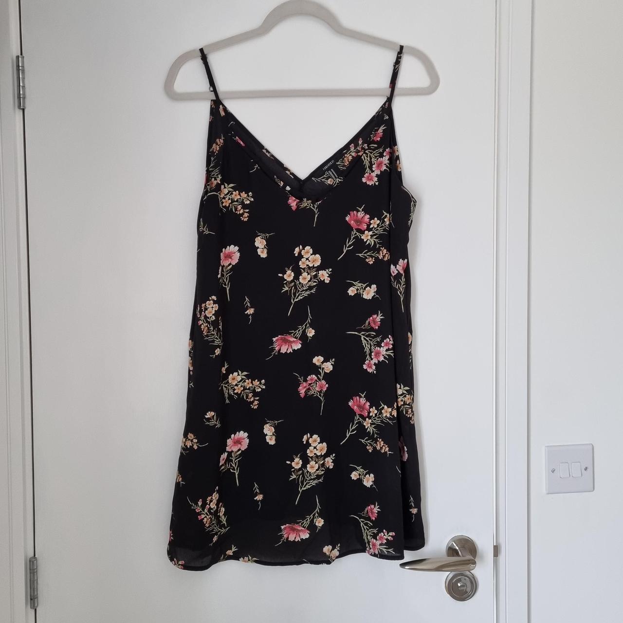 Forever 21 Women's Black and Pink Dress | Depop