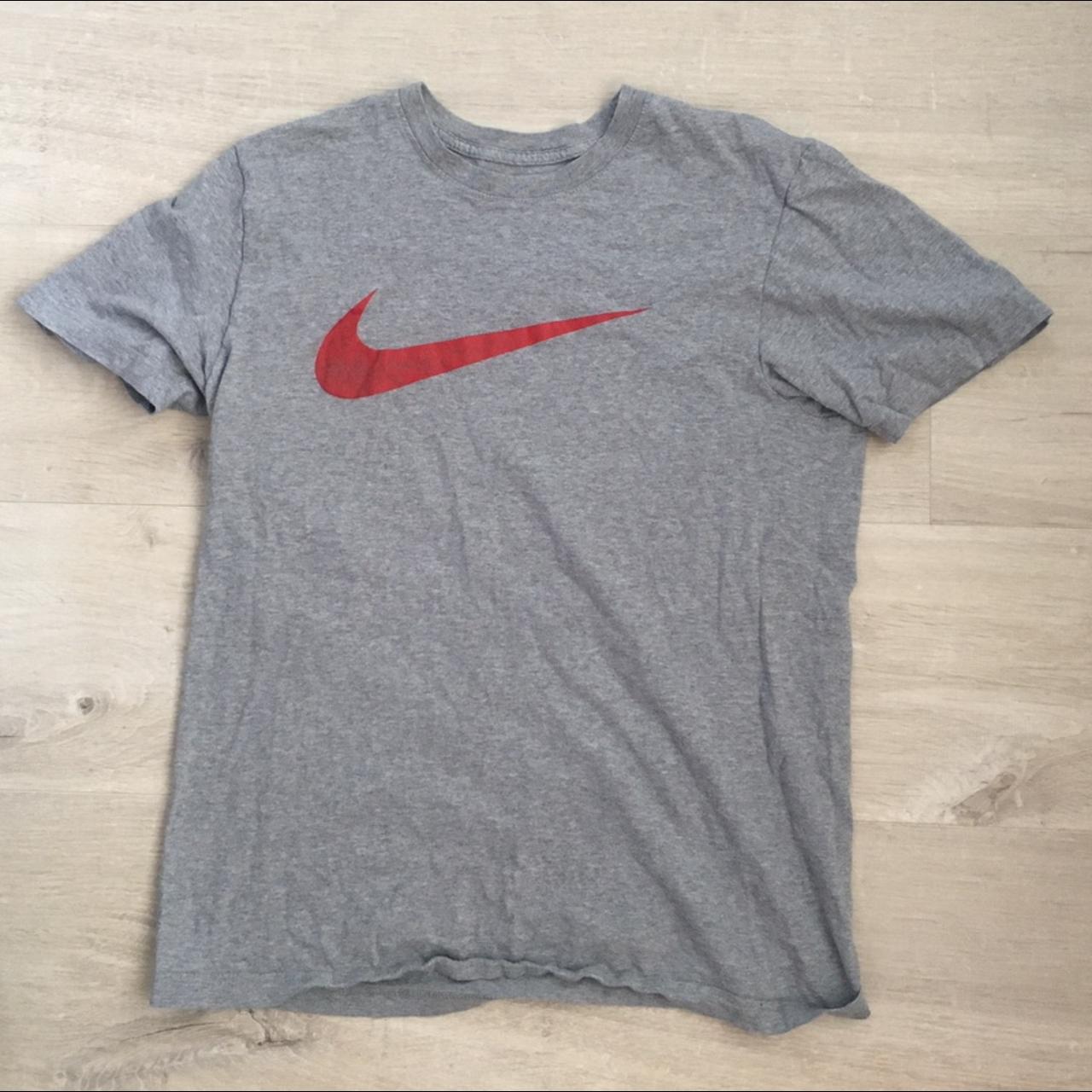 Nike t shop shirt red tick