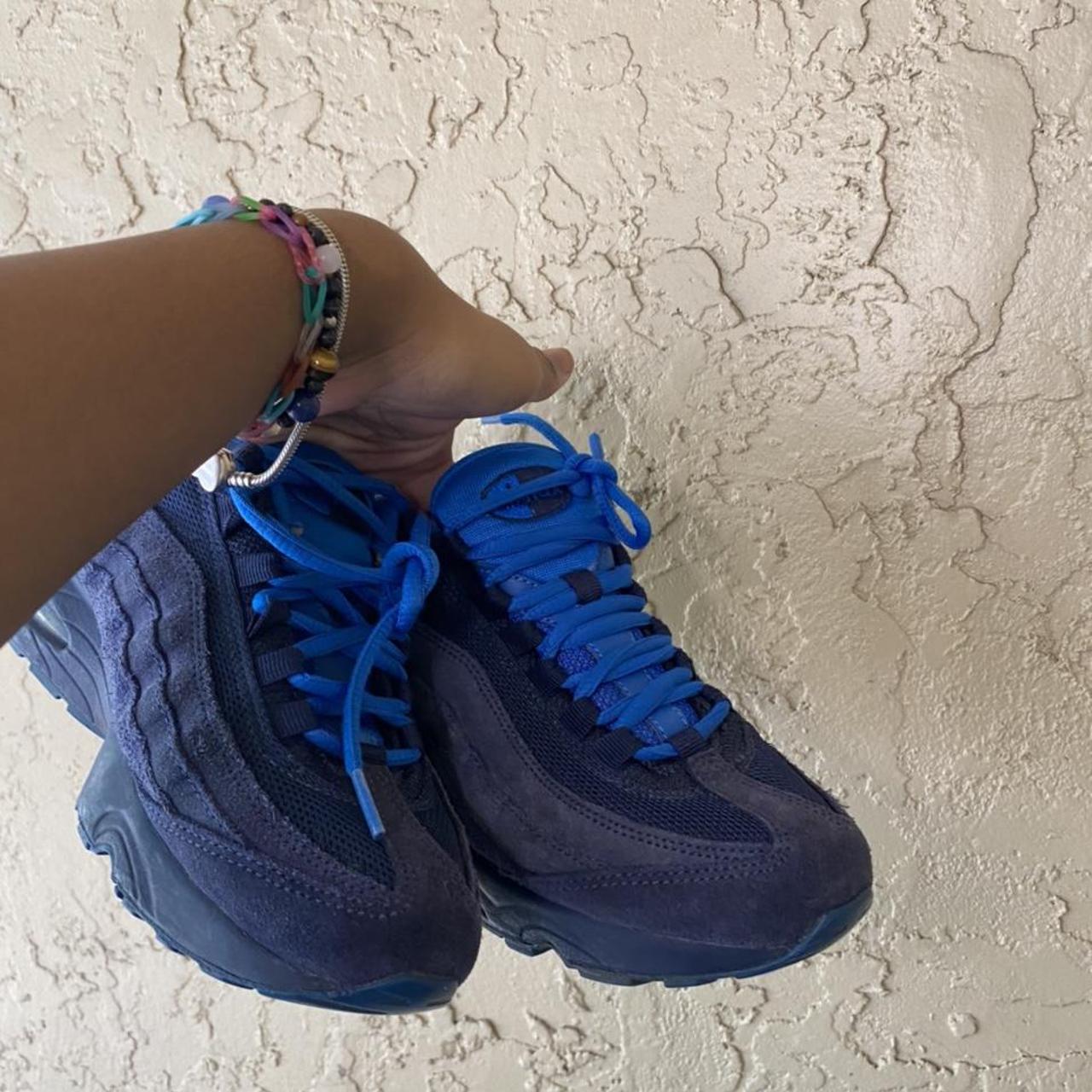 Nike Air Max 95 💙 Neon/Navy Blue Size 5y but can Depop