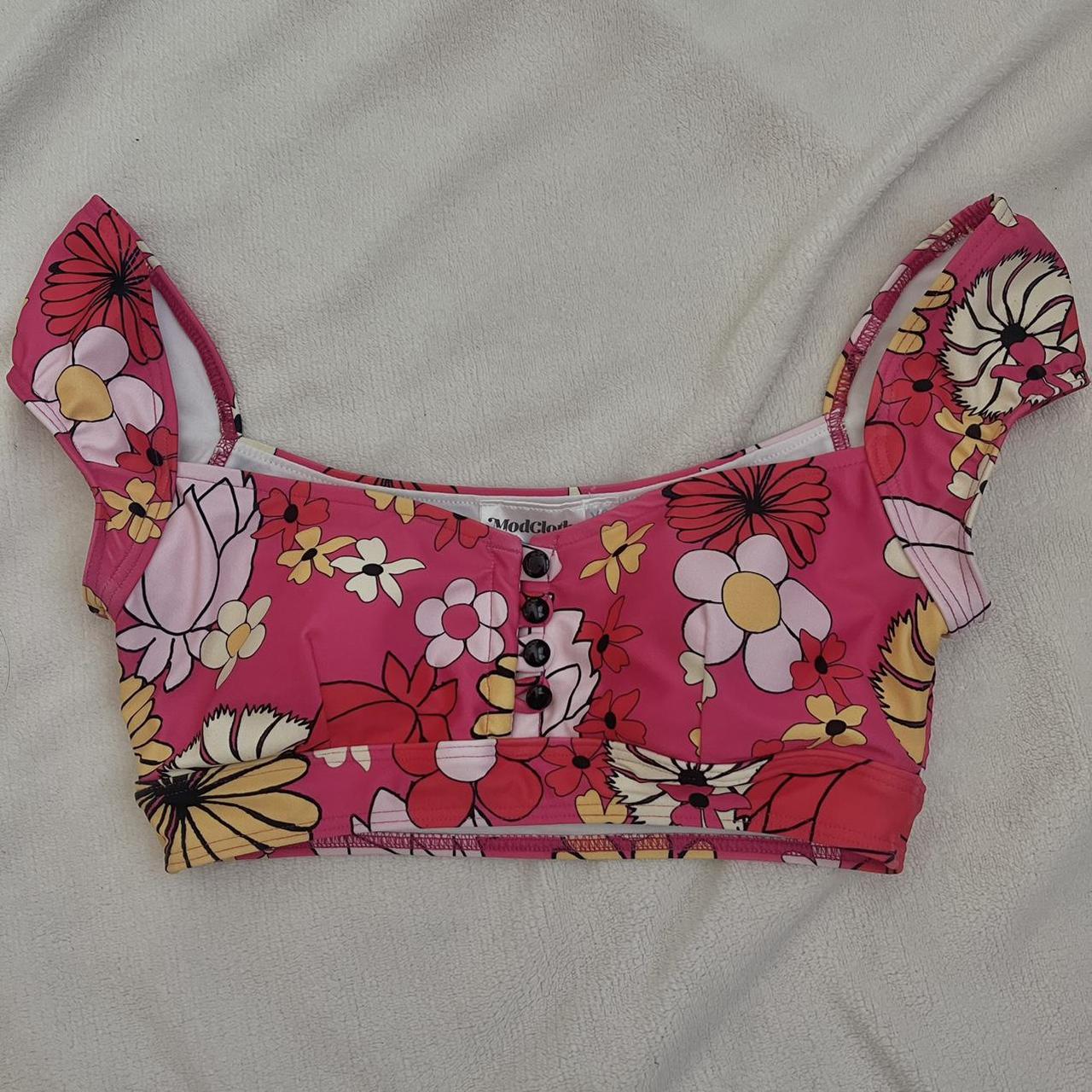 Swimsuit top Perfect condition Size XS Strechs... - Depop