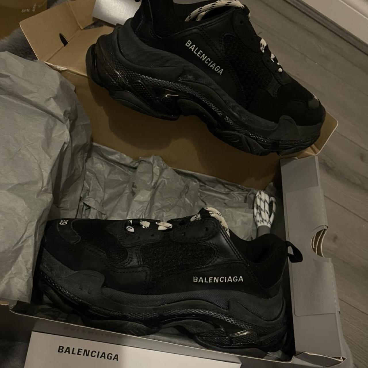 selling triple s balenciagas, size 6, bought for... - Depop