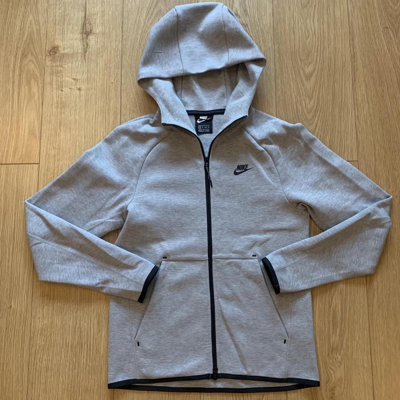 nike tech fleece xs grey