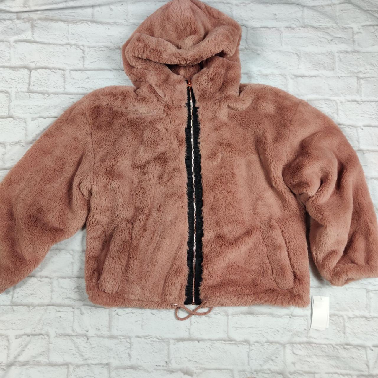 Features: • Lucky brand faux fur jacket • zip up - Depop