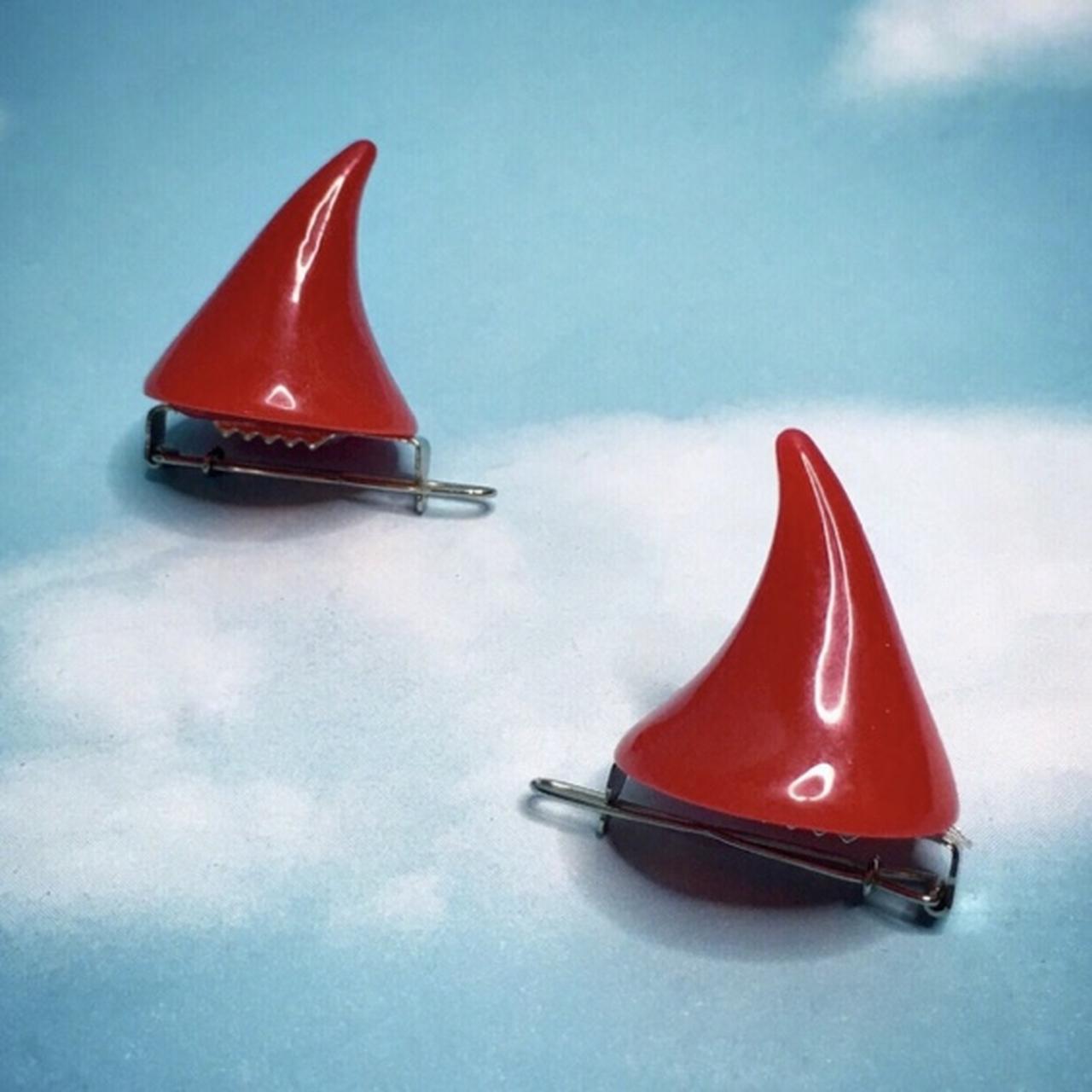 𖤐 𝐋𝐢𝐥' 𝐃𝐞𝐯𝐢𝐥 𝐇𝐨𝐫𝐧𝐬 𝐇𝐚𝐢𝐫 𝐂𝐥𝐢𝐩𝐬 𖤐 Every girl and boy... Depop