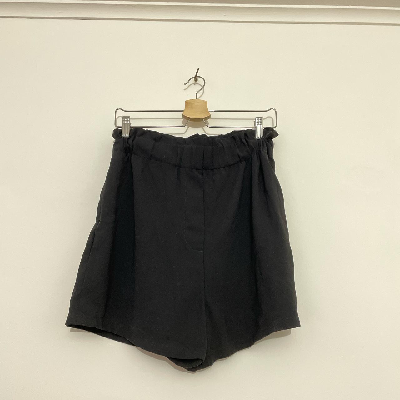 H&M high-waisted H&M paper bag shorts with an... - Depop