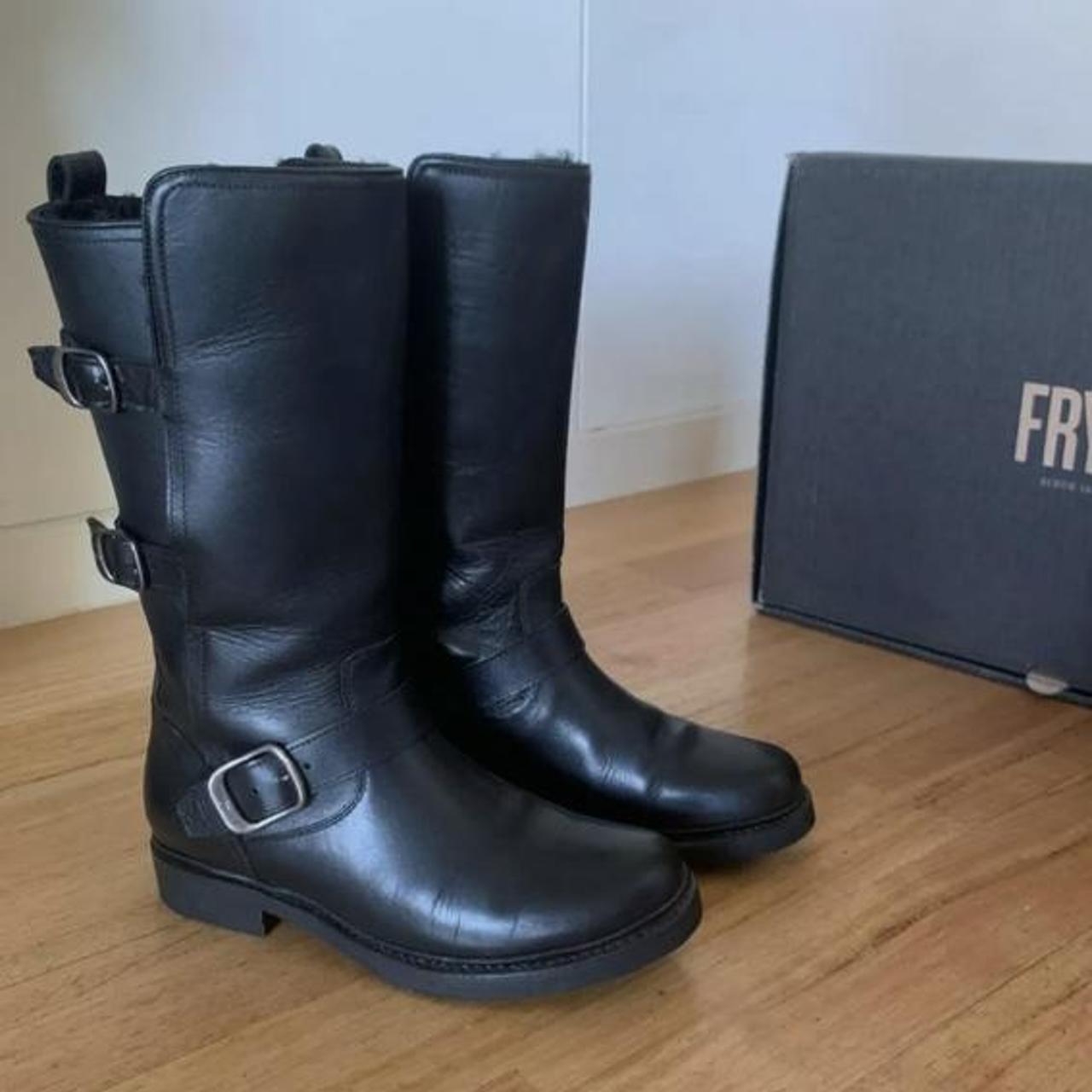 Frye Women's Black Boots Depop