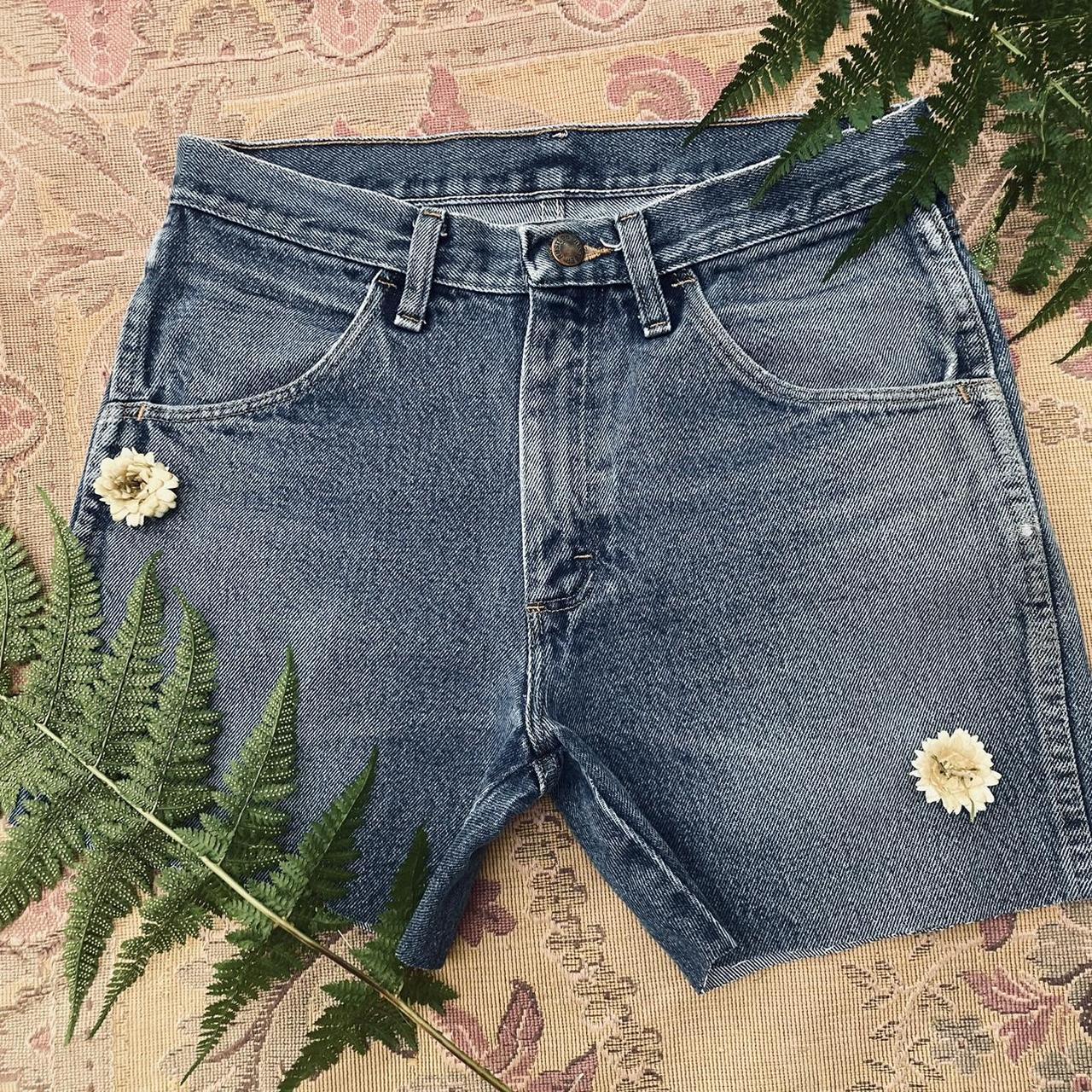 Vintage high waisted shorts 🖤🌸 ABOUT THE... - Depop