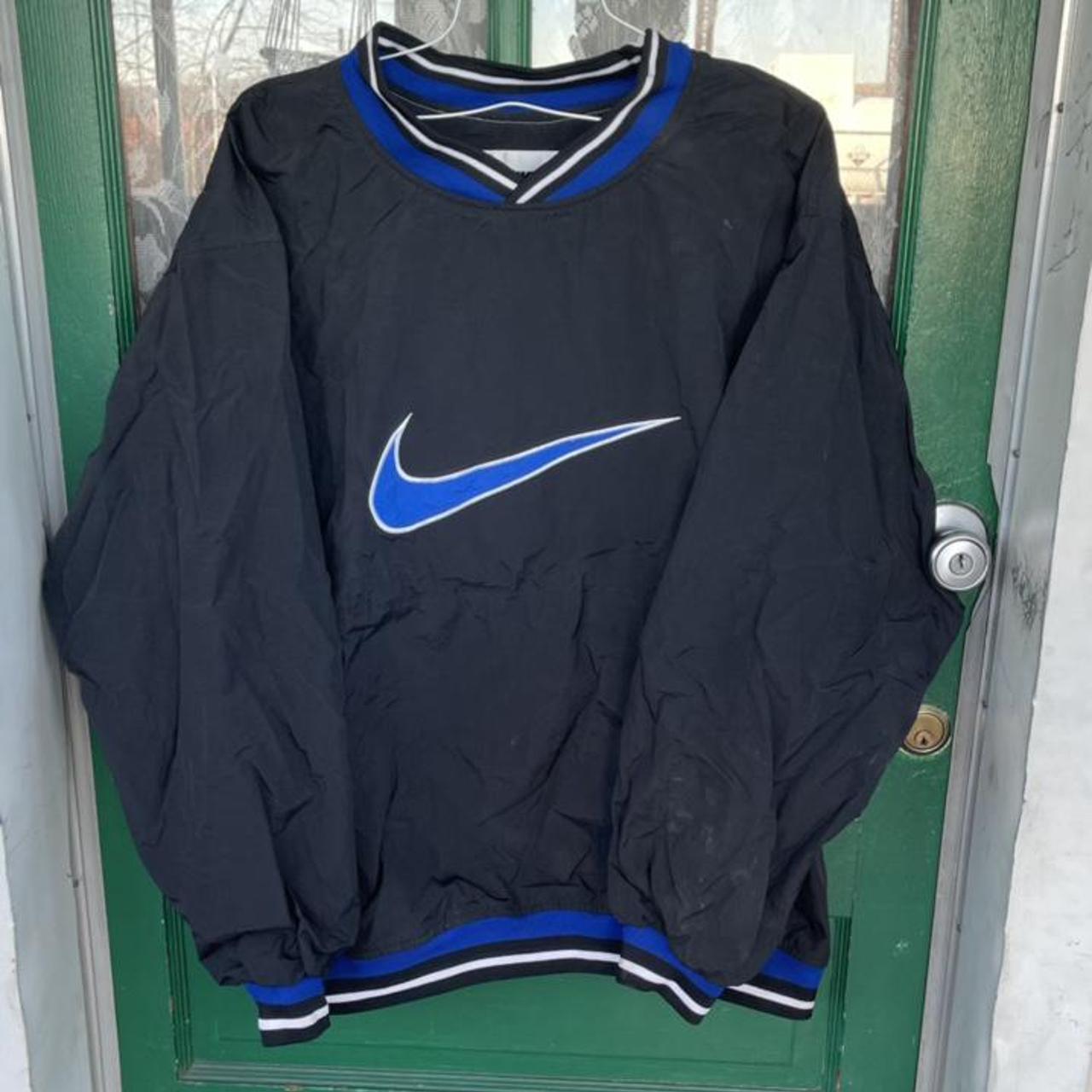 nike sweatshirt with windbreaker sleeves