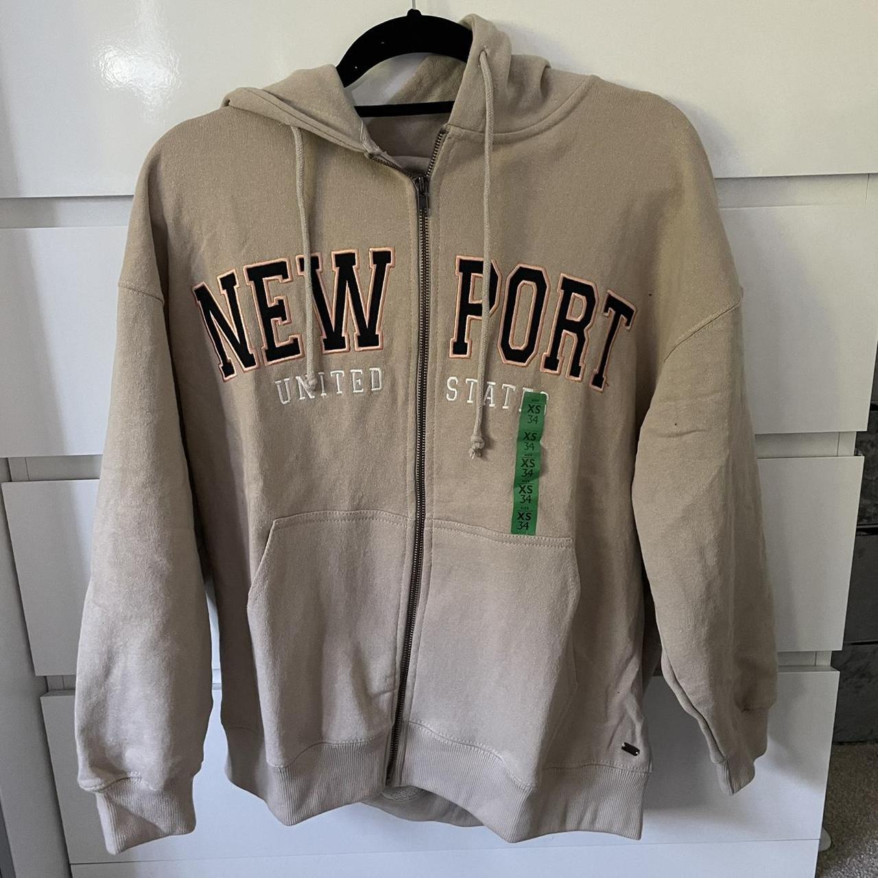 Pull & bear Newport zip up hoodie in beige •lovely... - Depop