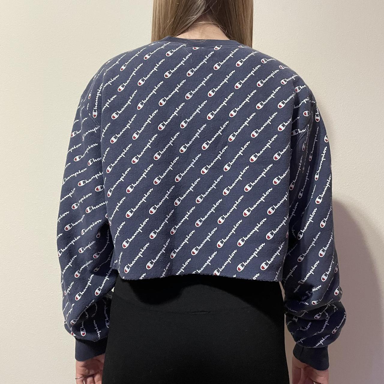 Champion Women's Navy and White Sweatshirt (2)