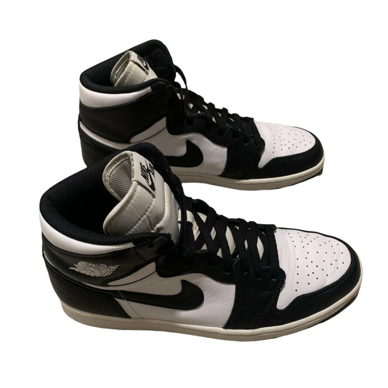 2014 black white jordan 1