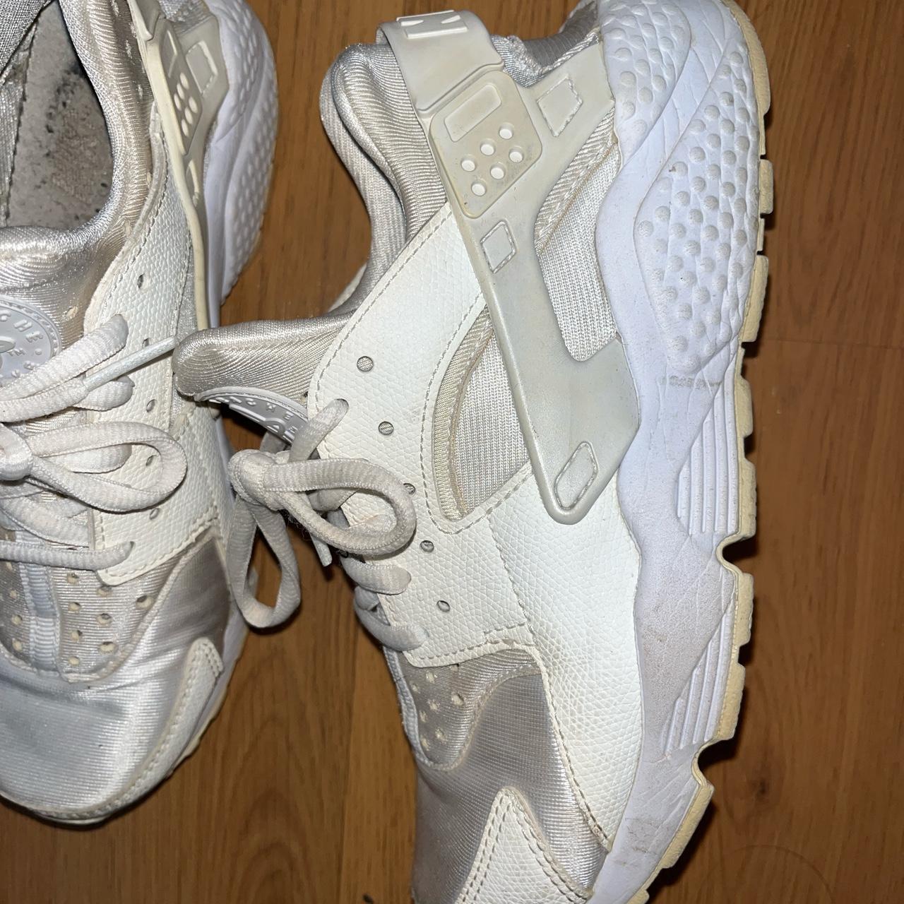 white huaraches size 6.5