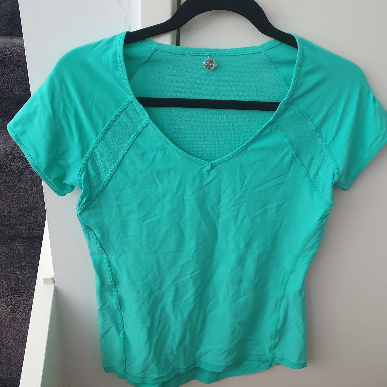 LORNA JANE tee in mint Comfortable fit, ( I'd say a... - Depop