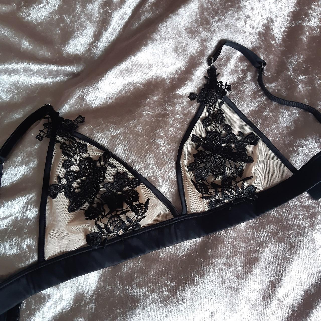 Lacy black bralette - Depop