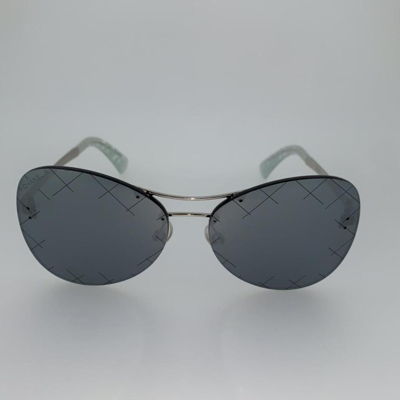 VINTAGE CHANEL SUNGLASSES - comes with case , Amazing