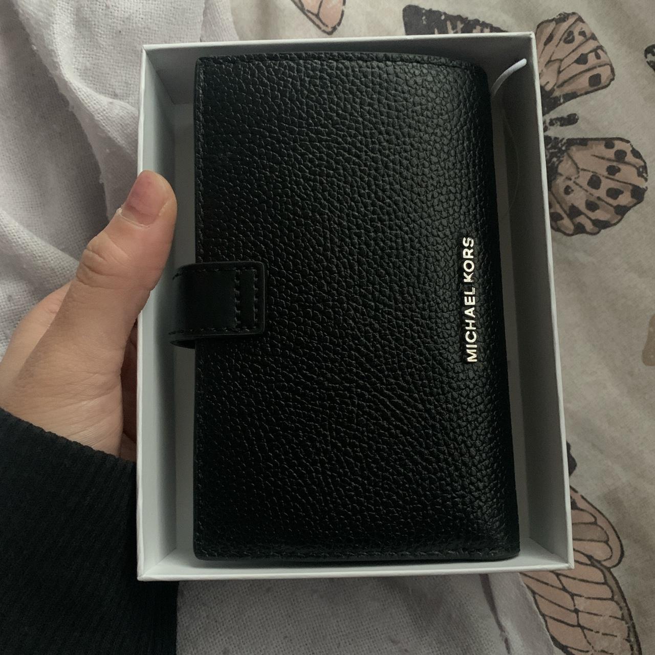 Mk charm medium online tab wallet