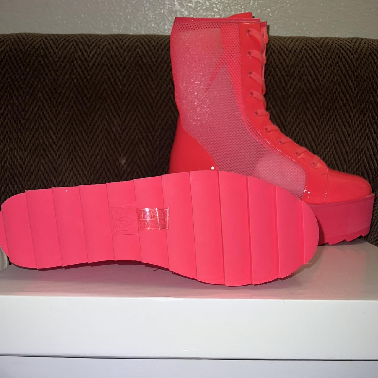 yru pink boots