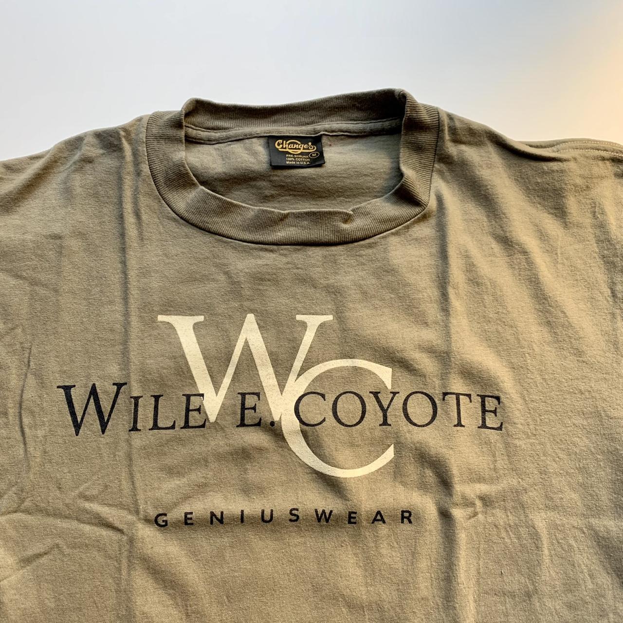 Wile E. Coyote ブラウンTシャツ ABOUT ファッション Wile E. Coyote ブラウンTシャツ