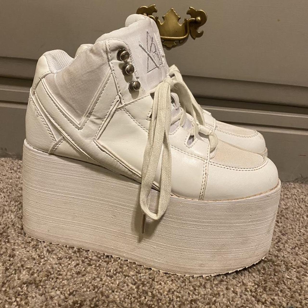 yru white platforms