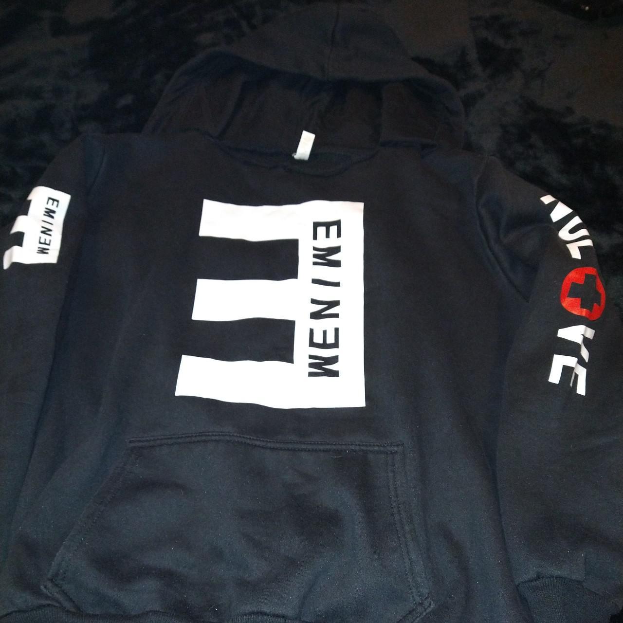 Eminem No Love Recovery pullover hoodie. Neck