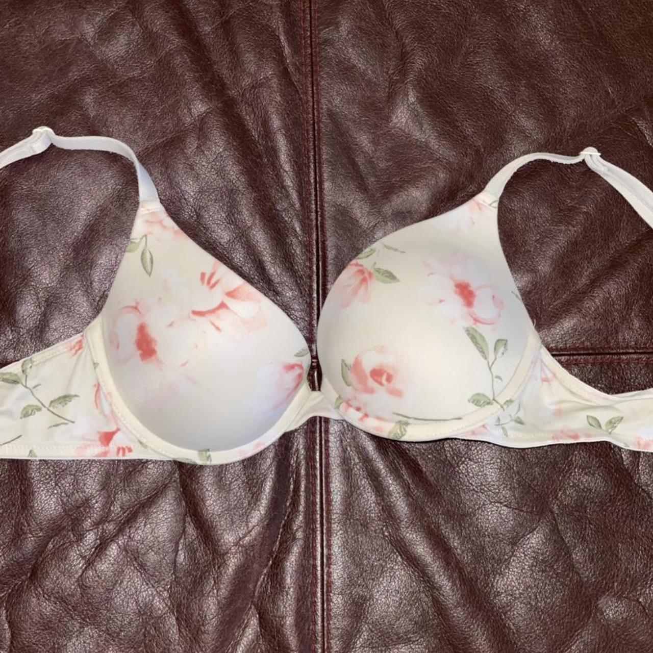 Victoria's Secret 5 Set PushUp Bras -Great - Depop