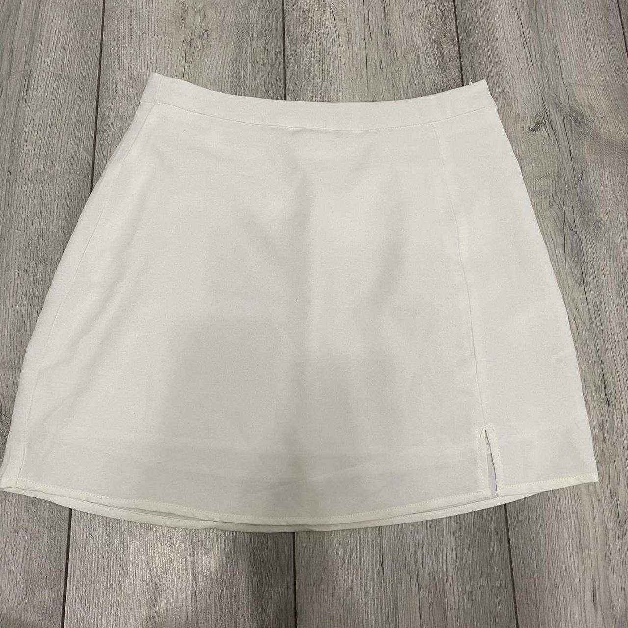 Missguided white front split miniskirt, worn once... - Depop