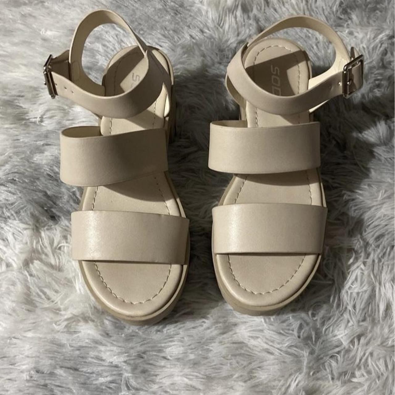 Tillys beige heels These heels are so cute! I only - Depop