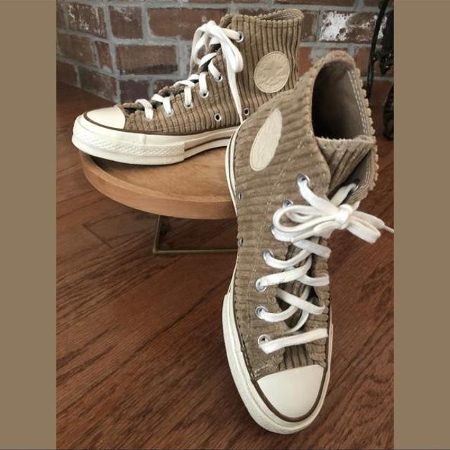 Brown clearance corduroy converse