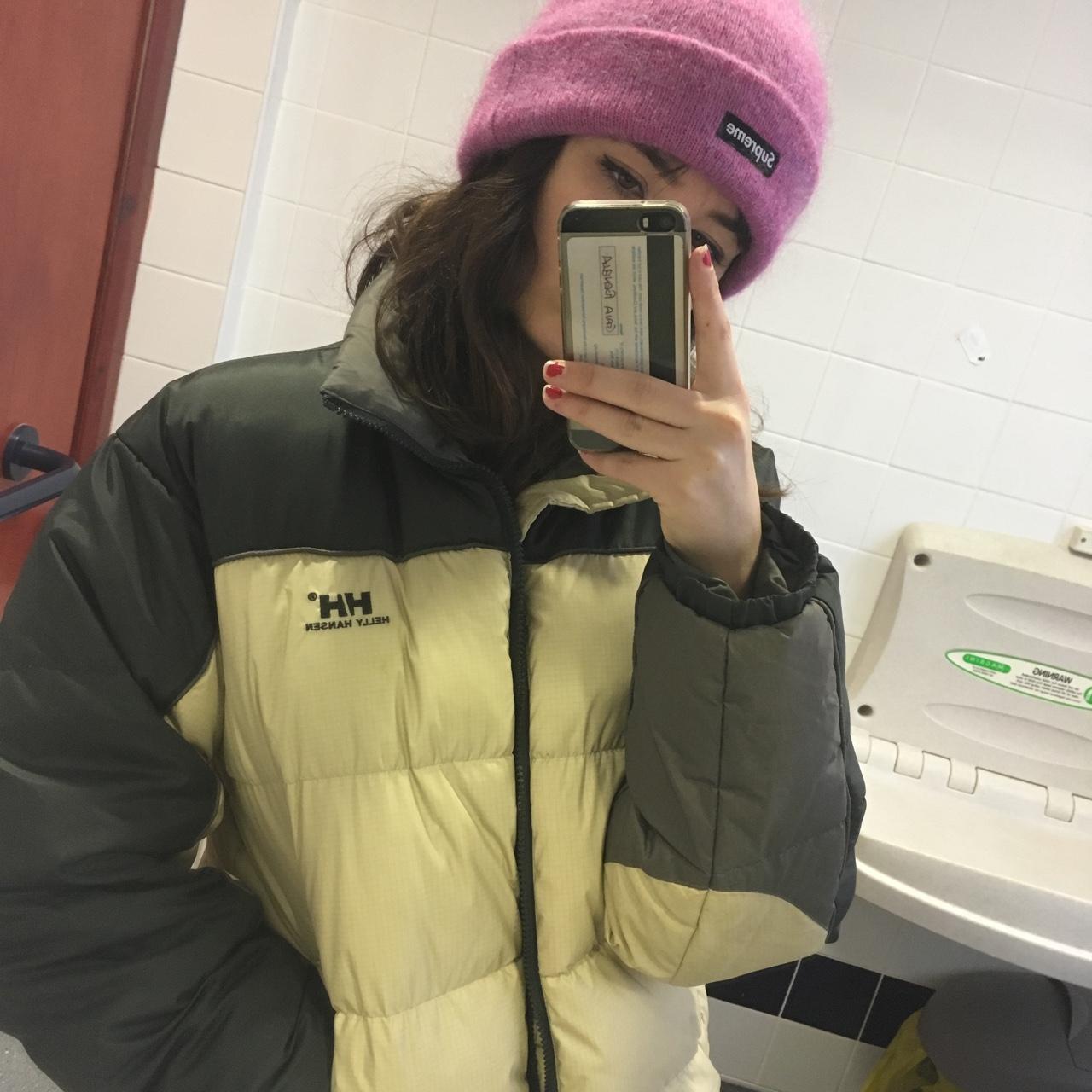 Helly Hansen puffa puffer coat Sorry for gross. Depop