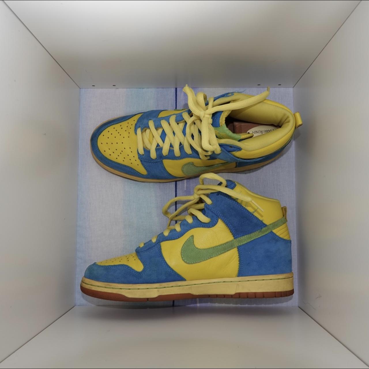 Nike Men's Blue and Yellow Depop
