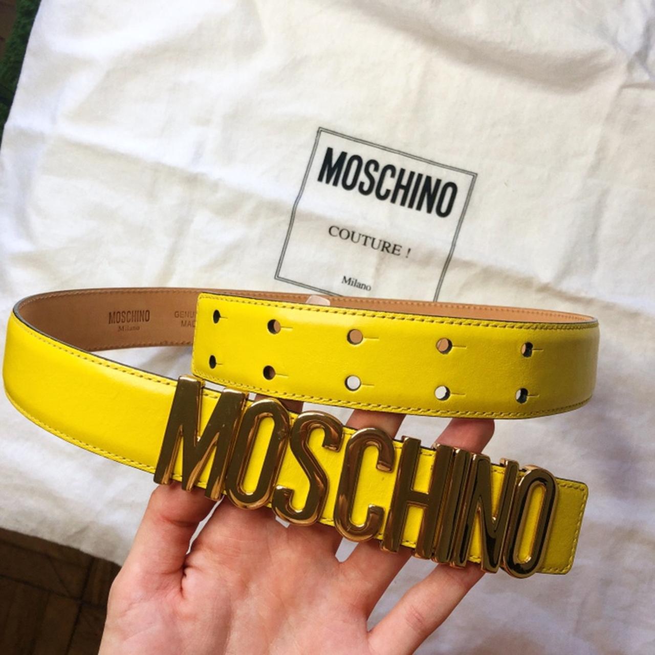 Occhiali da sole Moschino a forma di cuore fucsia. - Depop