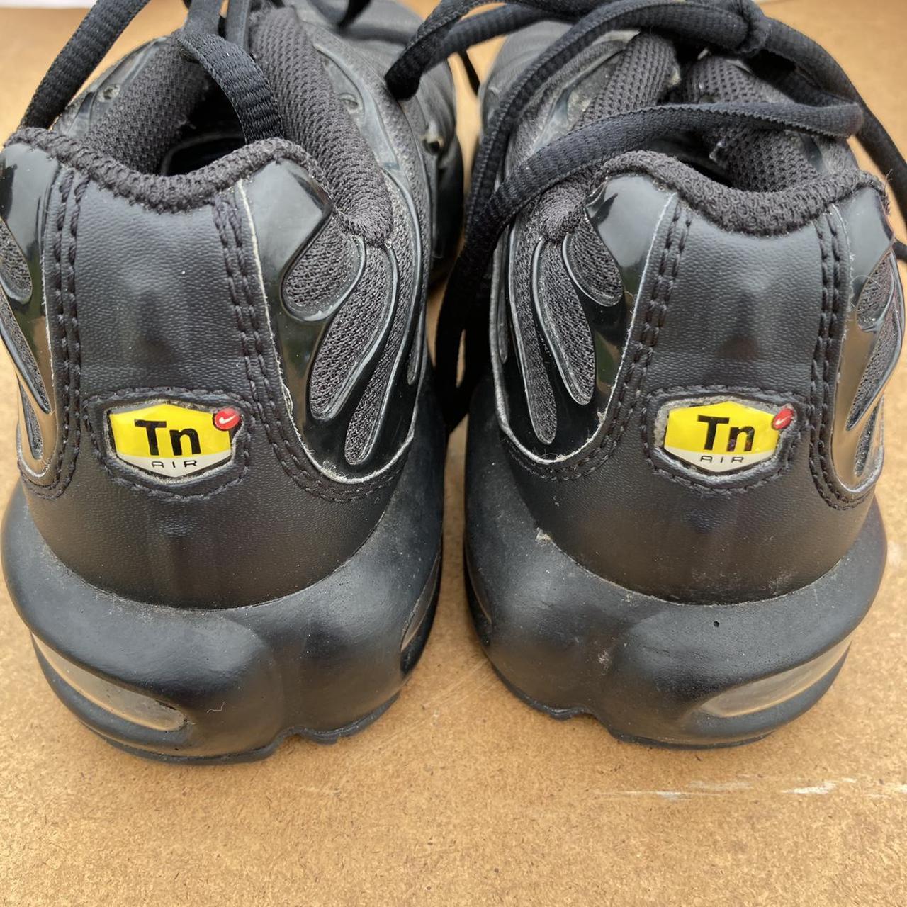 tns trainers black