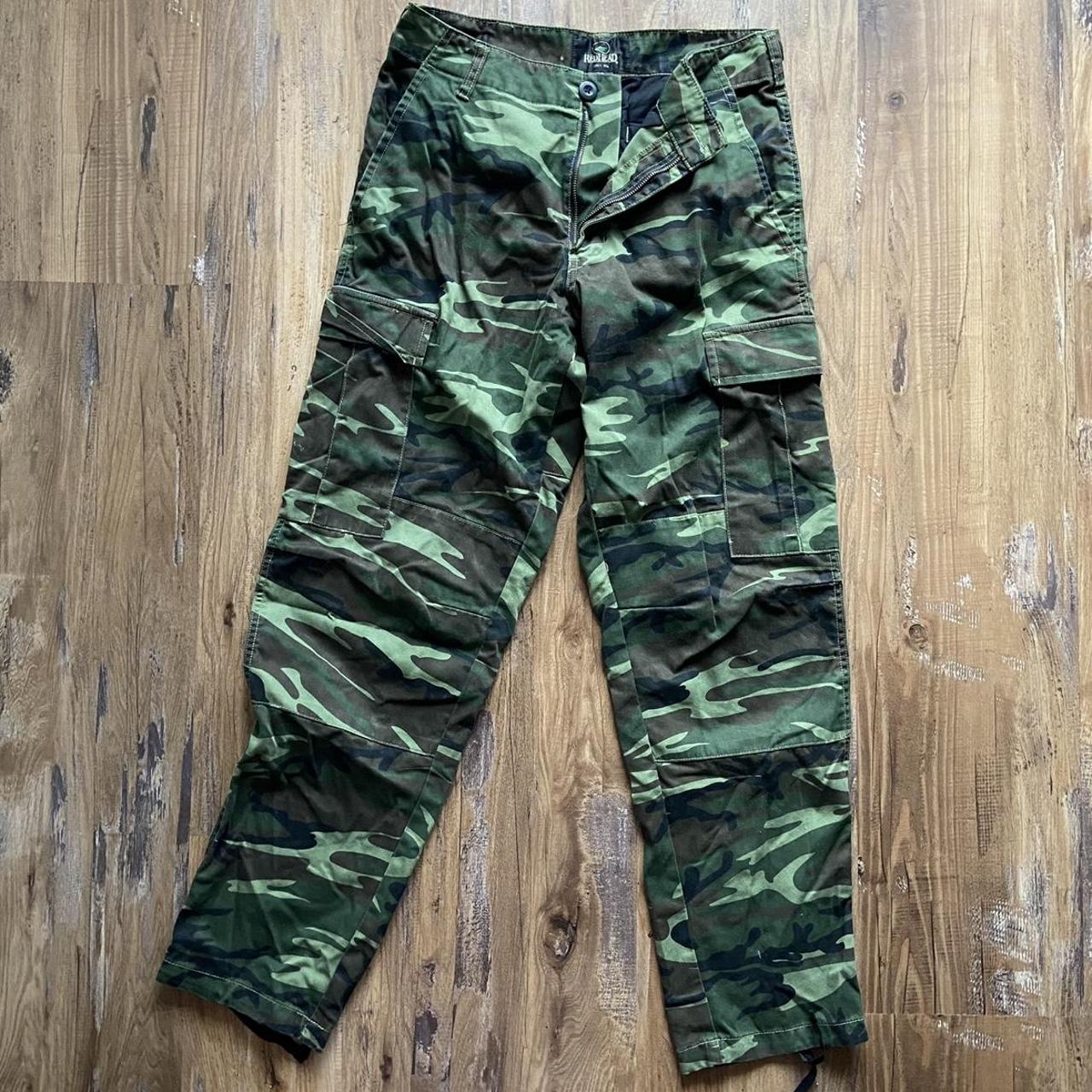 Y2k High Rise Green Camouflage Cargo Pants - Depop