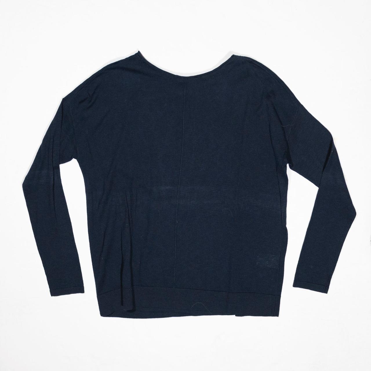 Vince Women's Jumper Depop