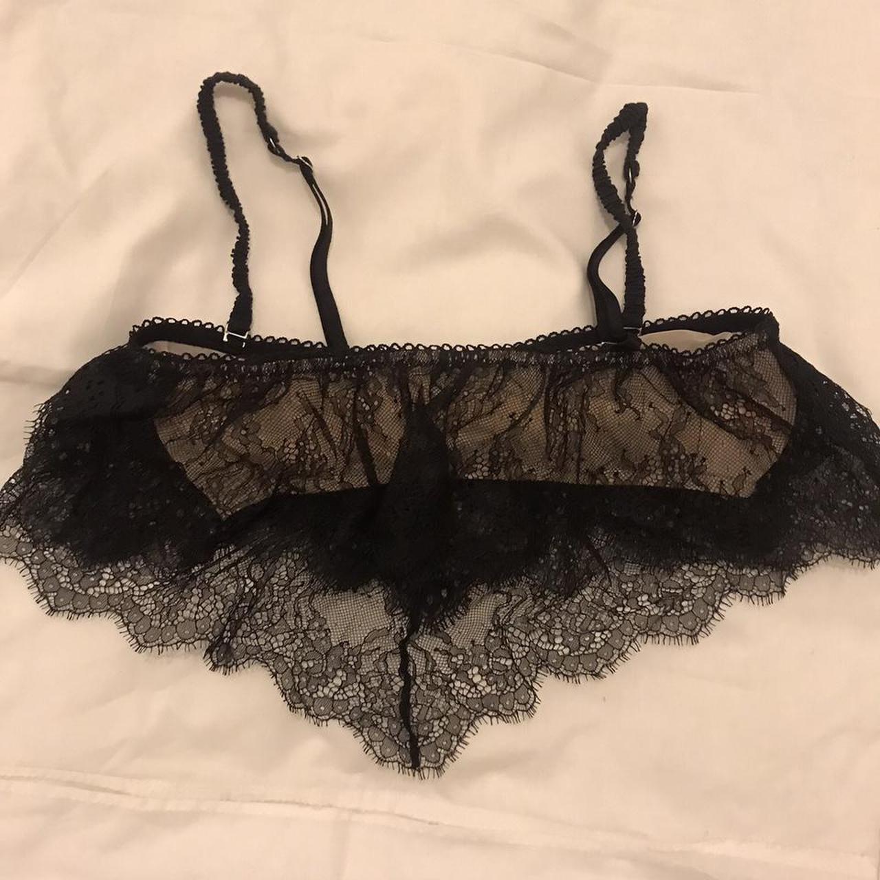 Victoria's Secret Women's Black and Cream Crop-top | Depop