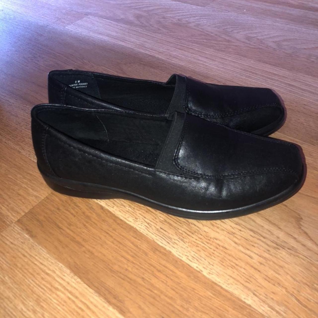 black schoolgirl loafers fits size 8-8.5💓brand is... - Depop
