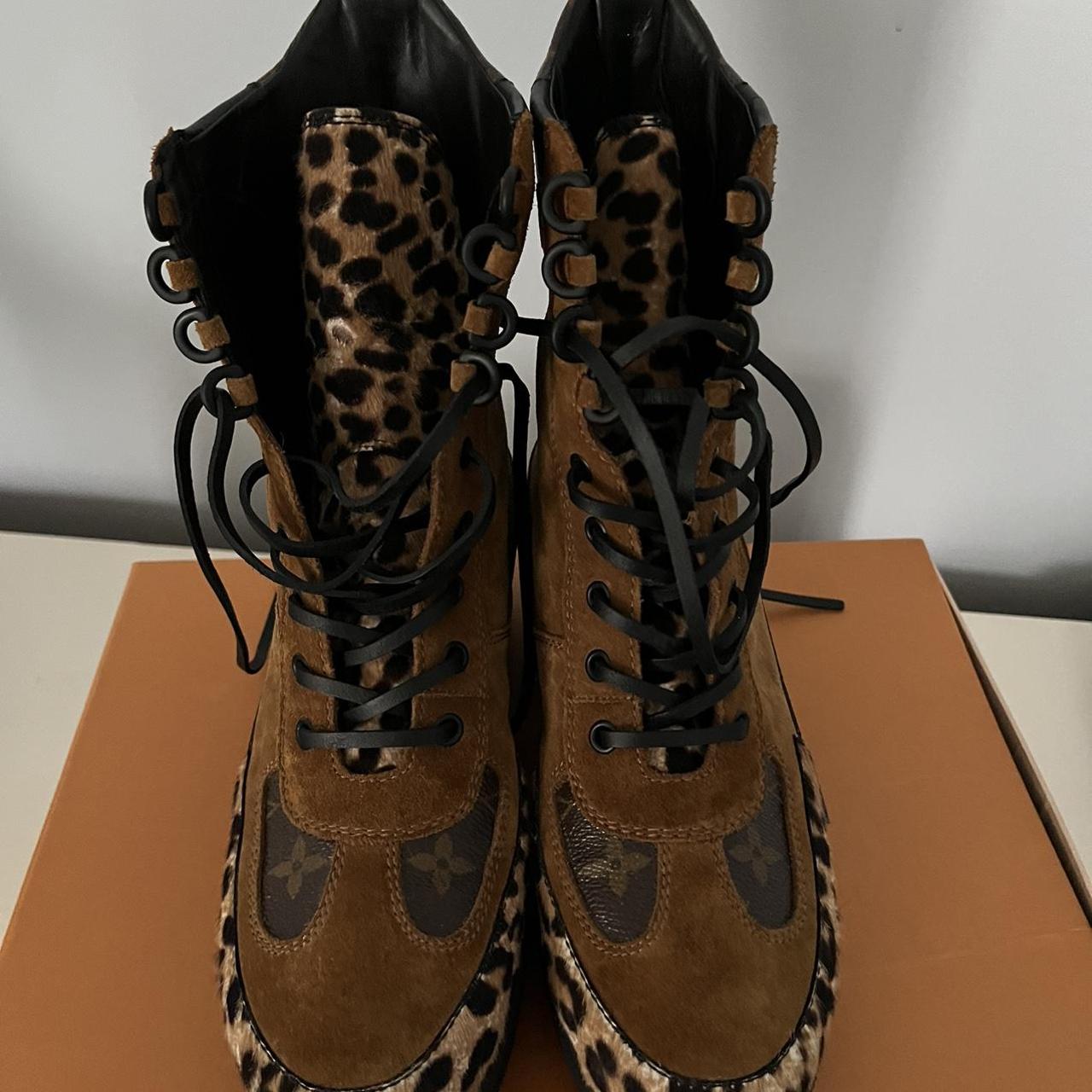 Louis Vuitton boots gently used brown and black with - Depop