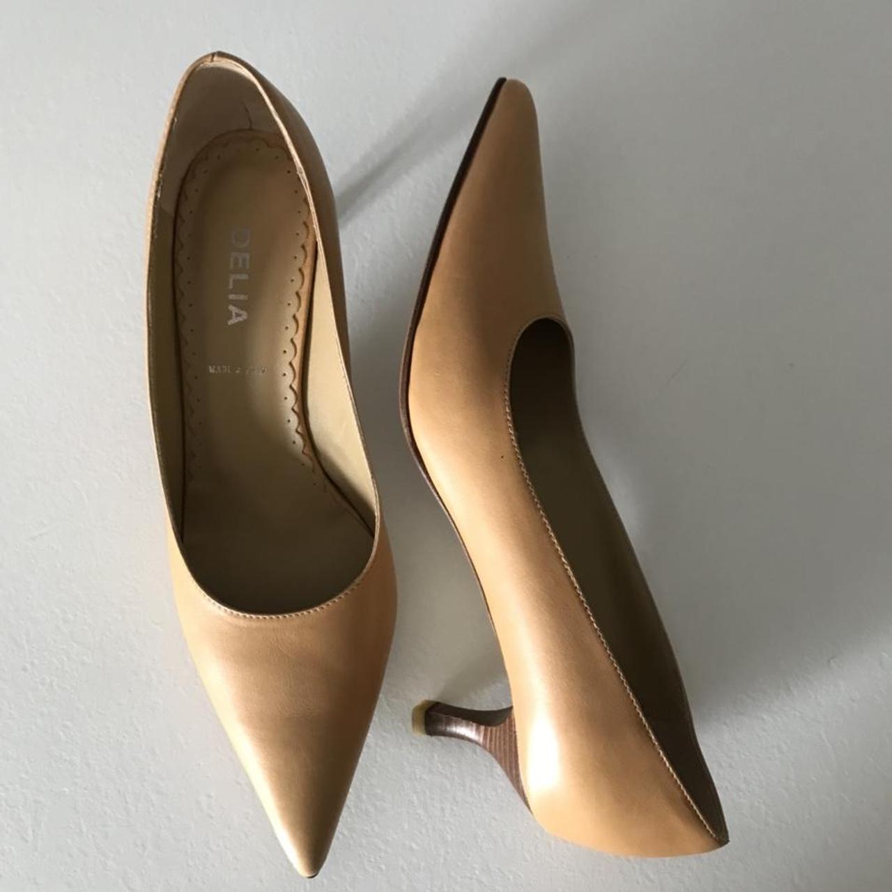 Slingback in cuoio color caramello beige N. 38... - Depop