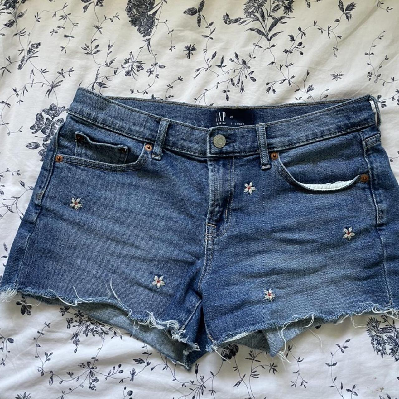 Gap Flower embroidered jean shorts I loveeee these... Depop