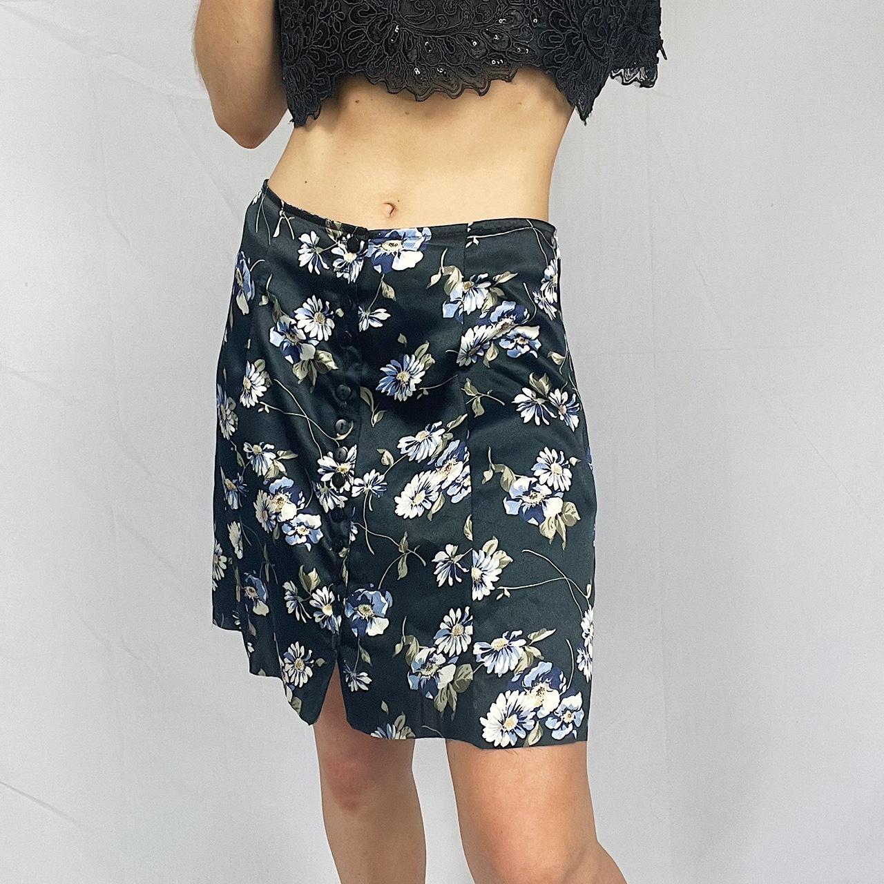 Product Image 3 - floral button down skirt 🪐

black