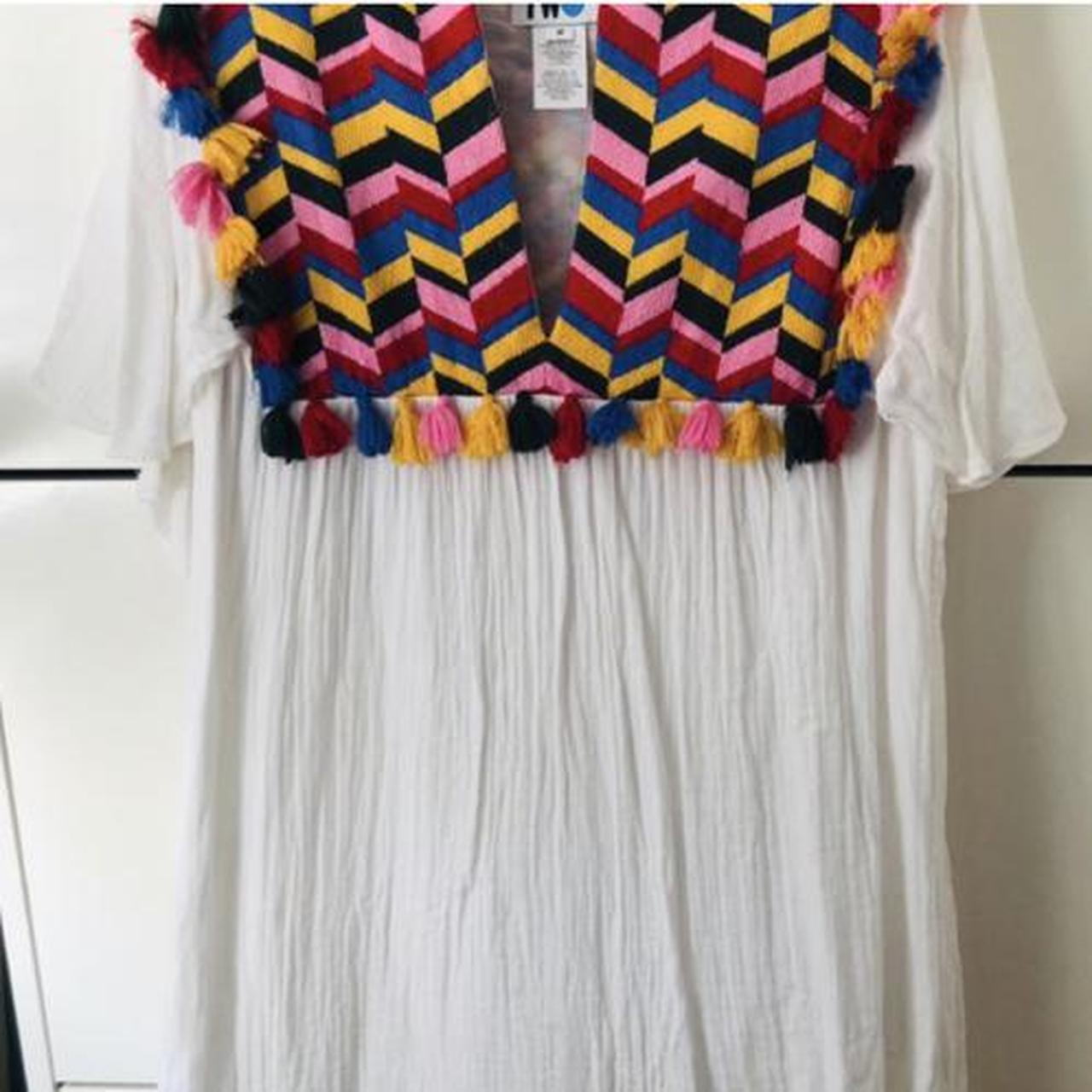 Whit Two Anthropologie dress with beautiful - Depop