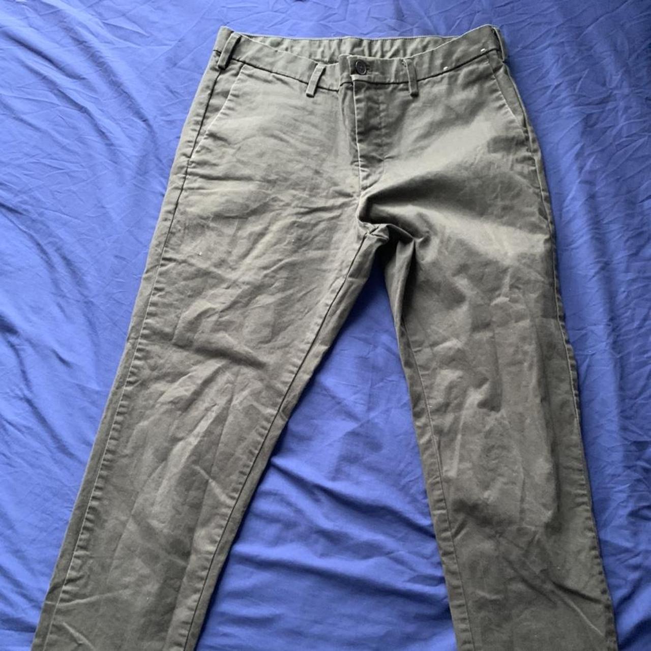 Uniqlo mens pants green Size 32x34 - Depop