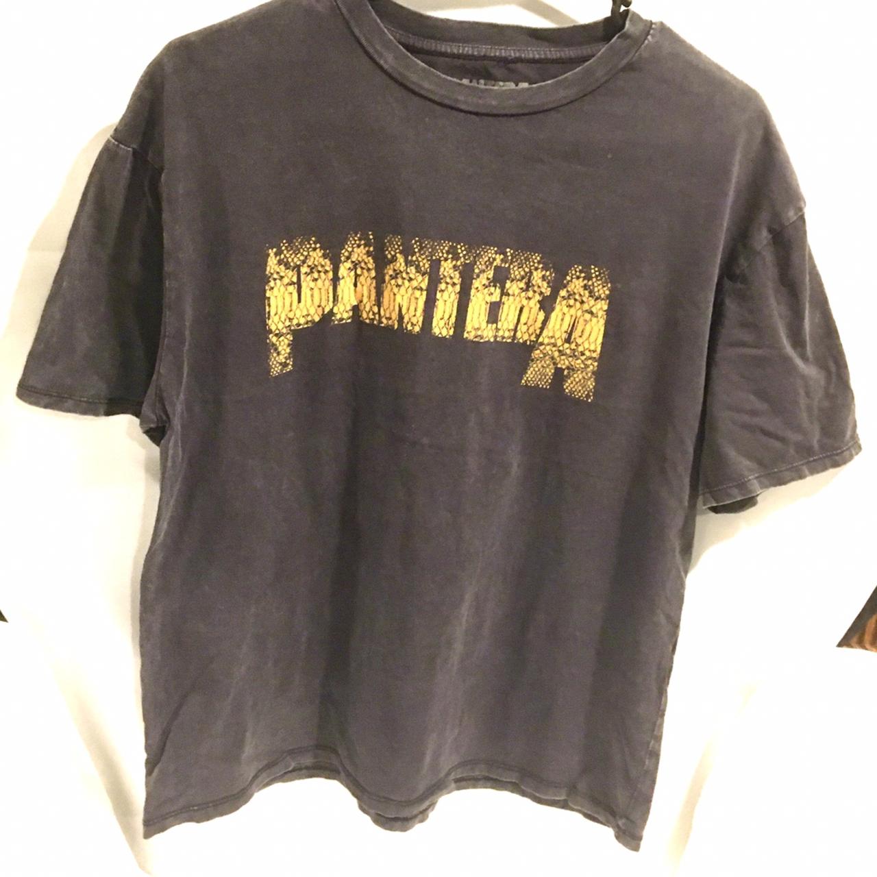 pull and bear pantera t shirt