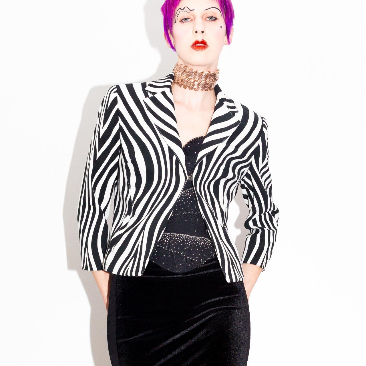 Product Image 3 - CRUELLA EAT YOUR HEART OUT
Black