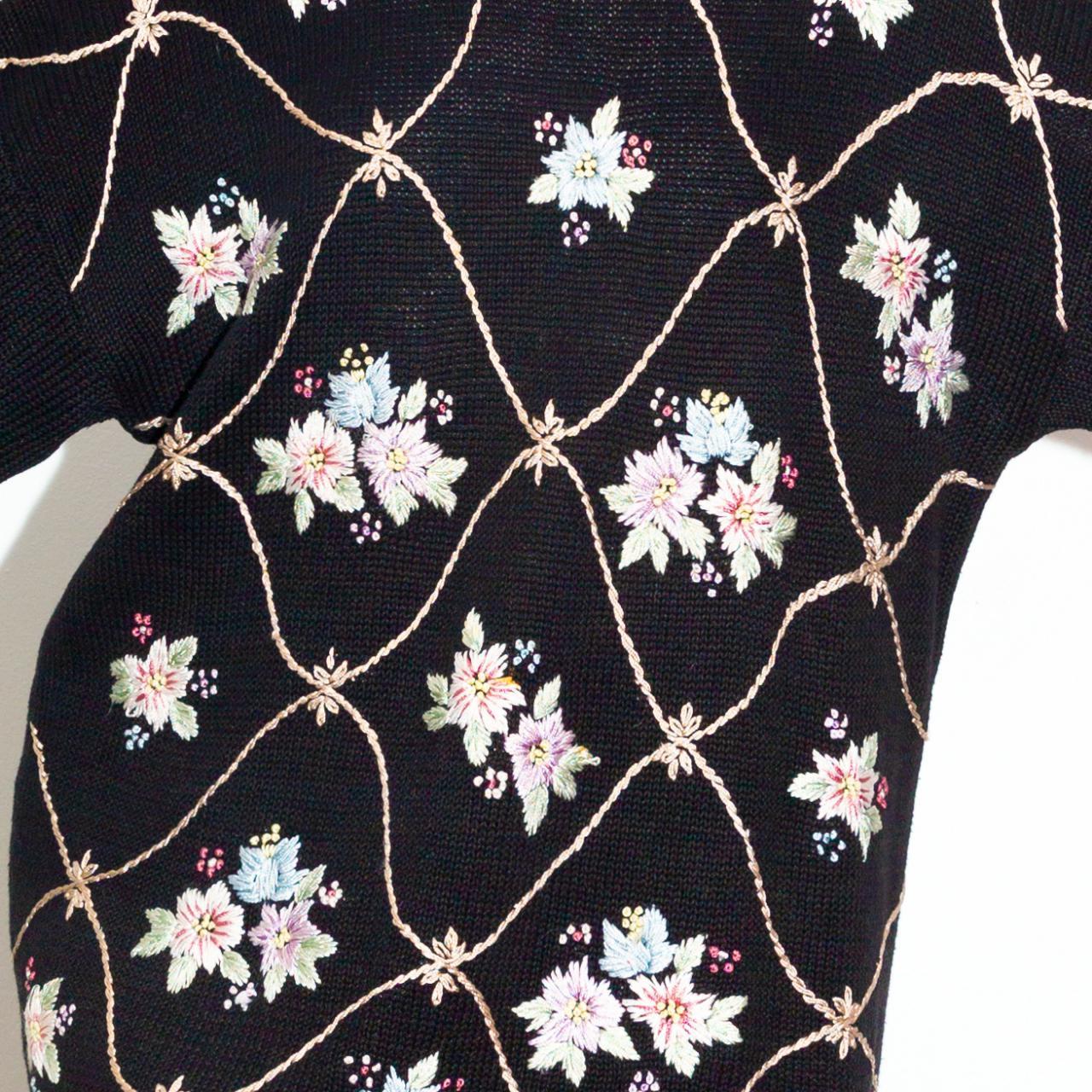 Product Image 4 - The most darling knit black