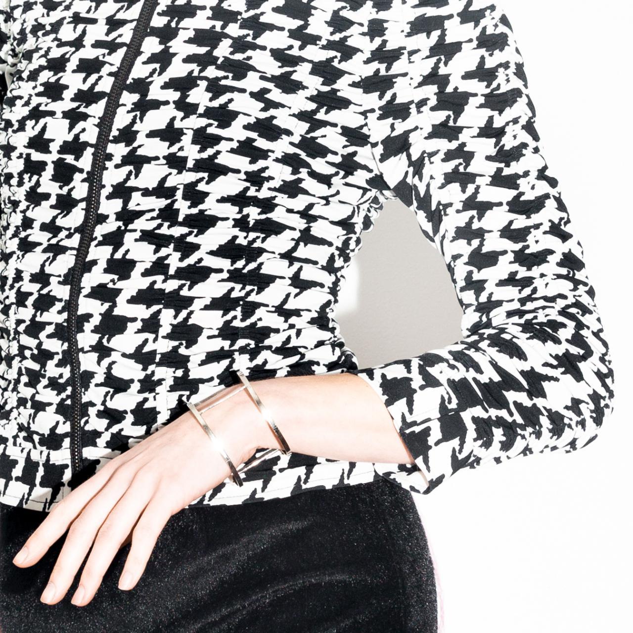 Product Image 3 - Black and white houndstooth patterned
