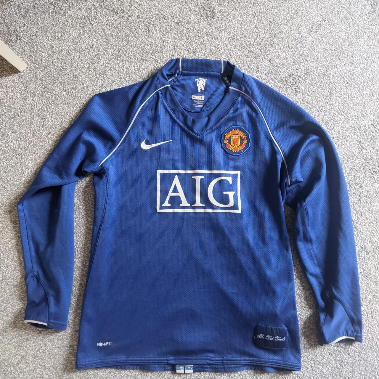 Dim. In Desc. Manchester United 2007 Goalkeeper... - Depop