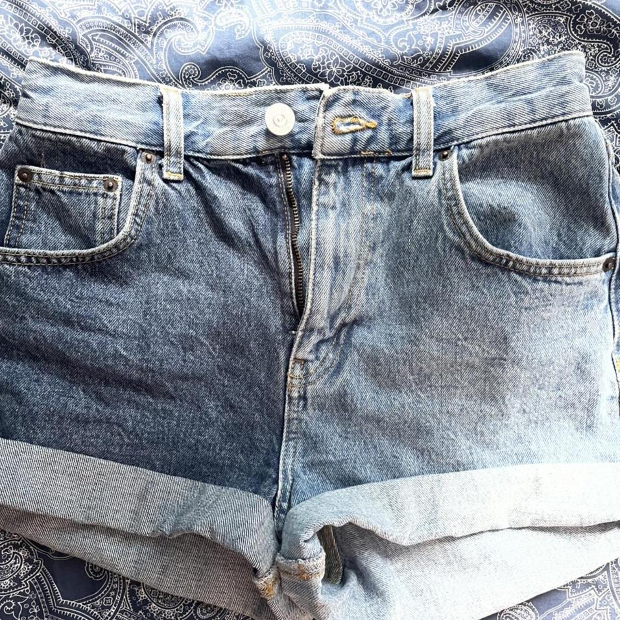 Urban Outfitters Women's Blue and Navy Shorts | Depop