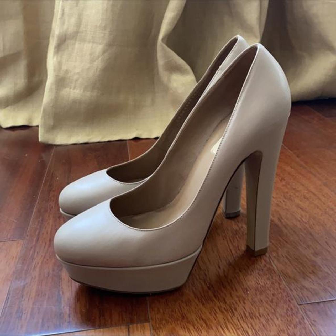 Blush colored clearance pumps