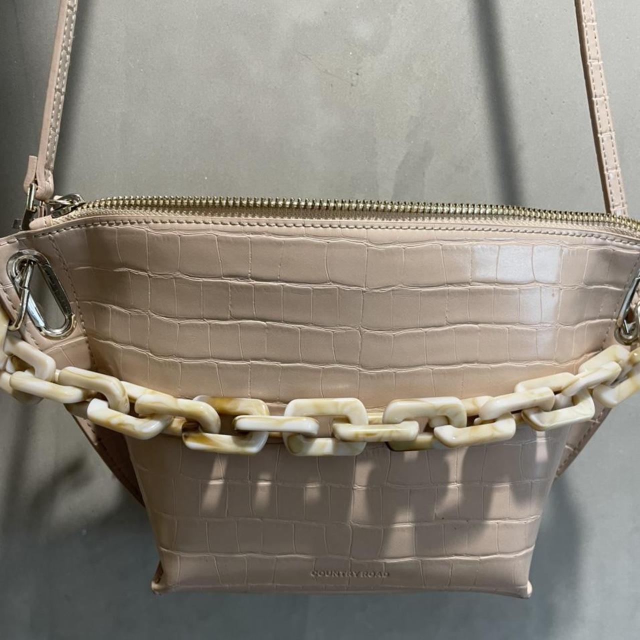 Country Road crossbody bag. Only ever been worn... Depop